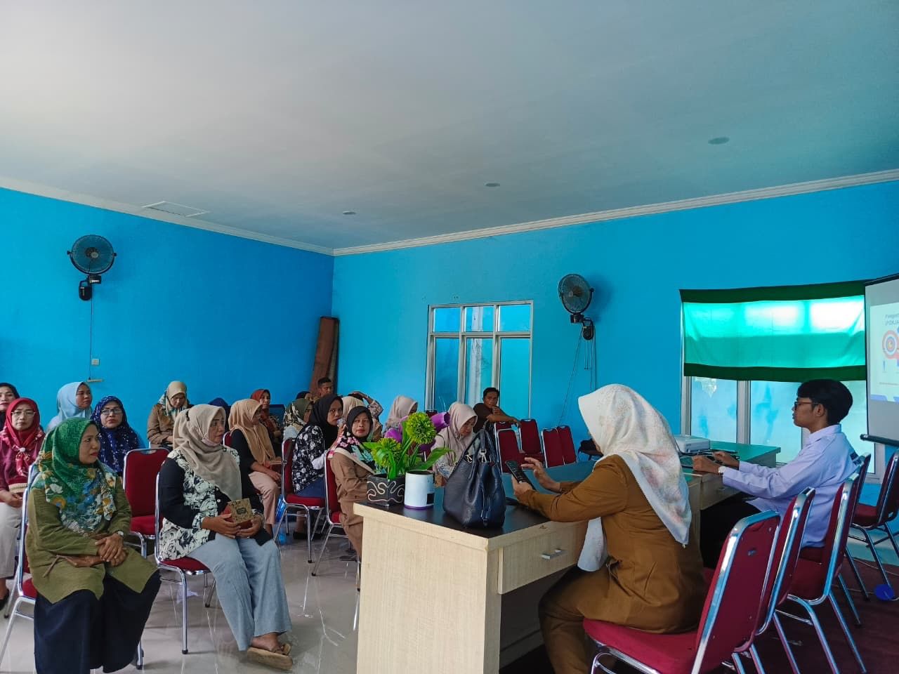 Pembekalan dan Edukasi Kelompok Kerja Nagari Se-Kecamatan Lubuk Alung